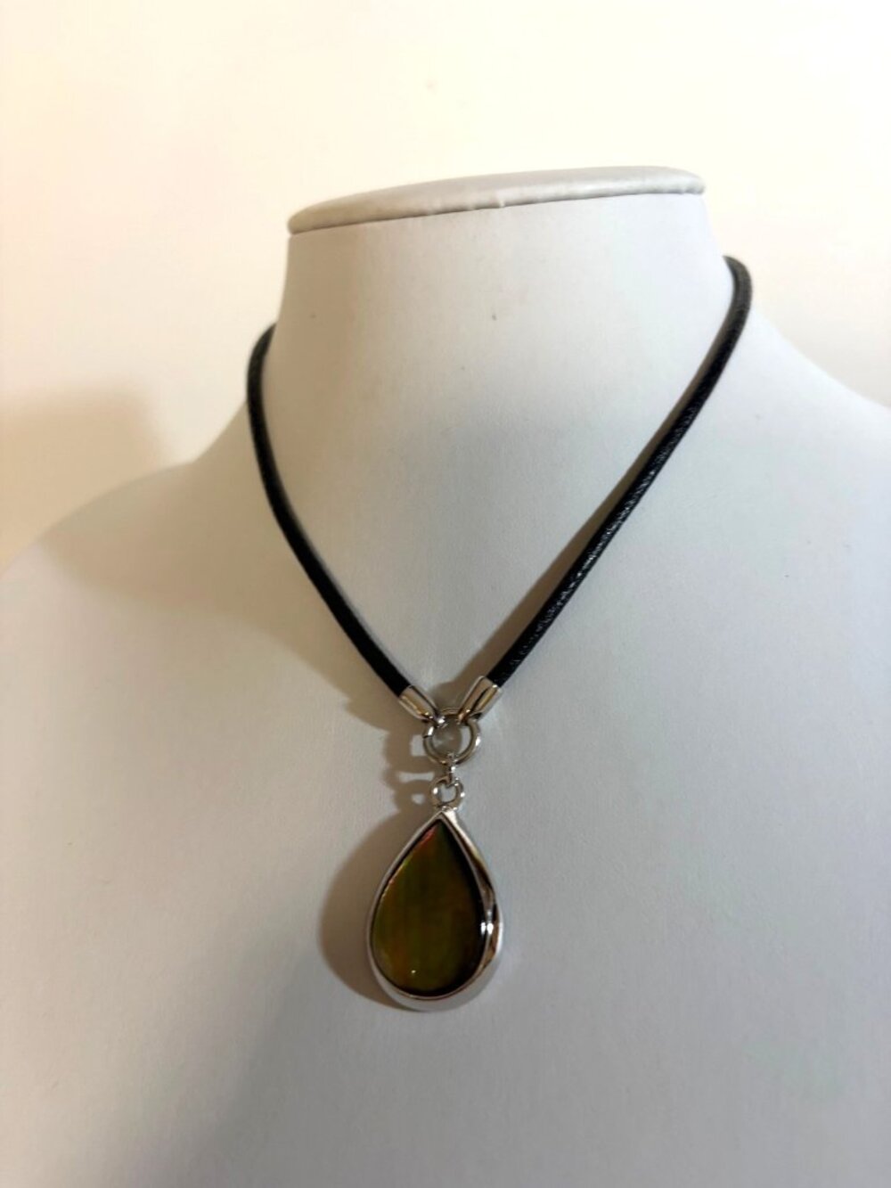 Lia Sophia De Orse Leather Cord Choker Necklace Faux Abalone